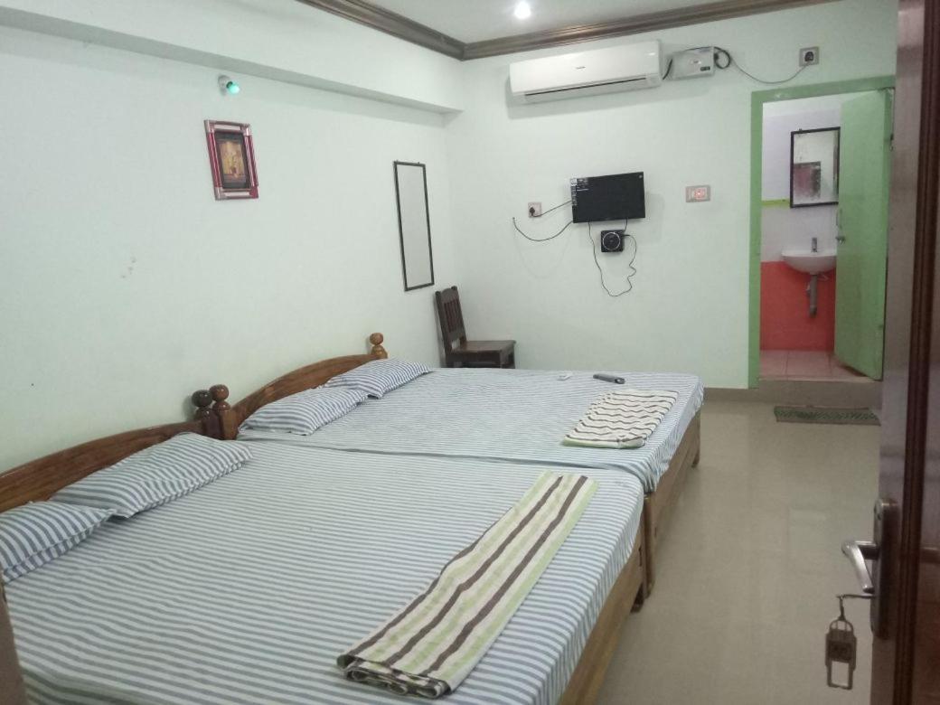 Sakthi Guest House & Residency, By Saraswathi Groups, Thirunallar, Karaikal Pillaittiruvasal 외부 사진